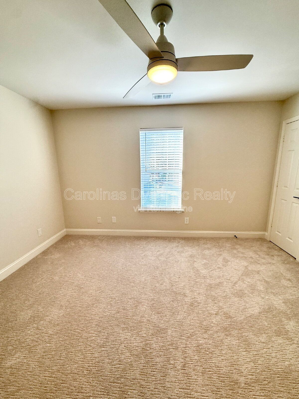 Amazing Ballantyne Location | Totally Updated & Renovated | End Unit Townhouse | Granite Counters | Stainless Appliances property image