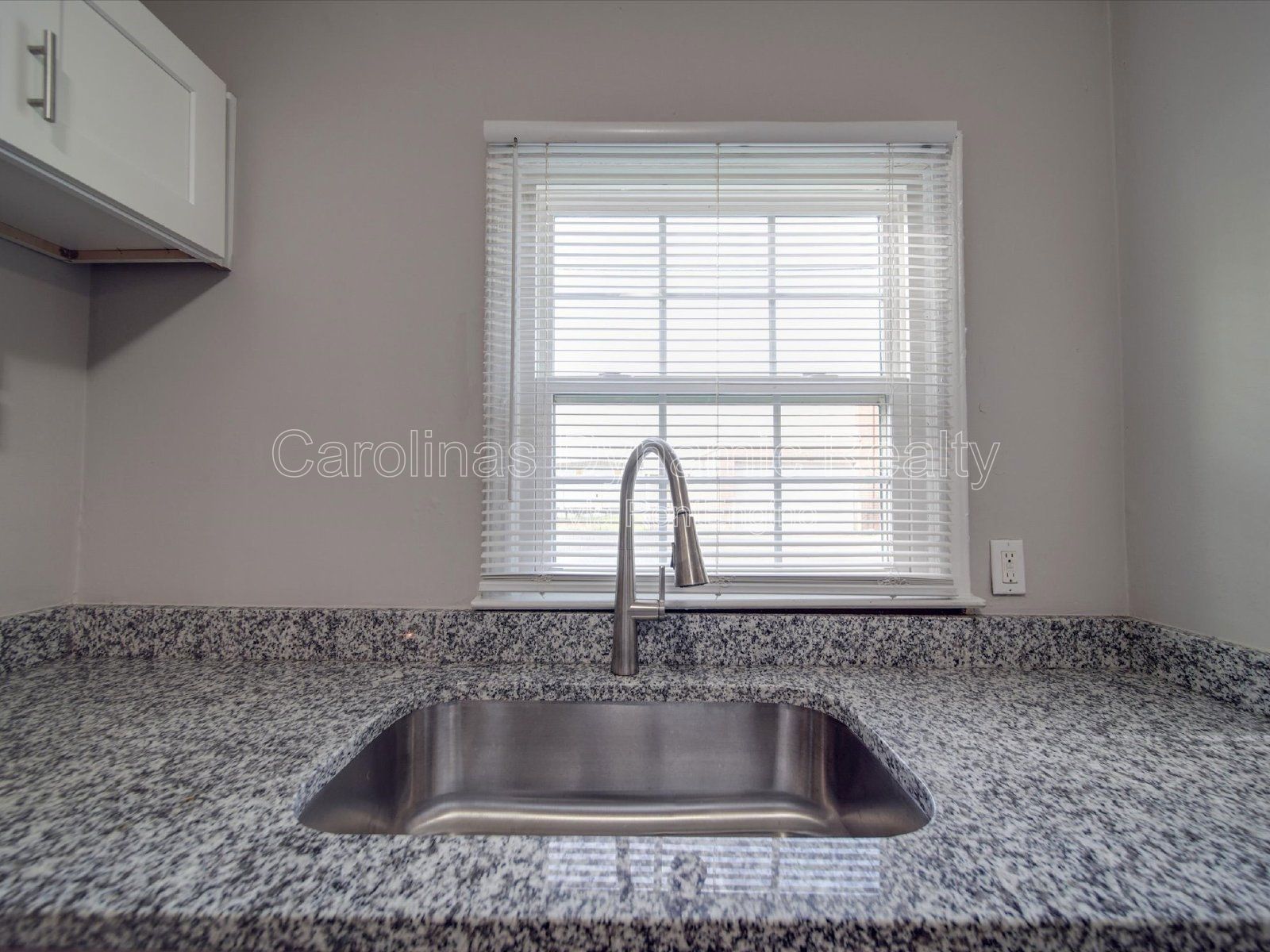 2 Bedrooms | Granite Counters | Stainless Steel Appliances | Updated property image