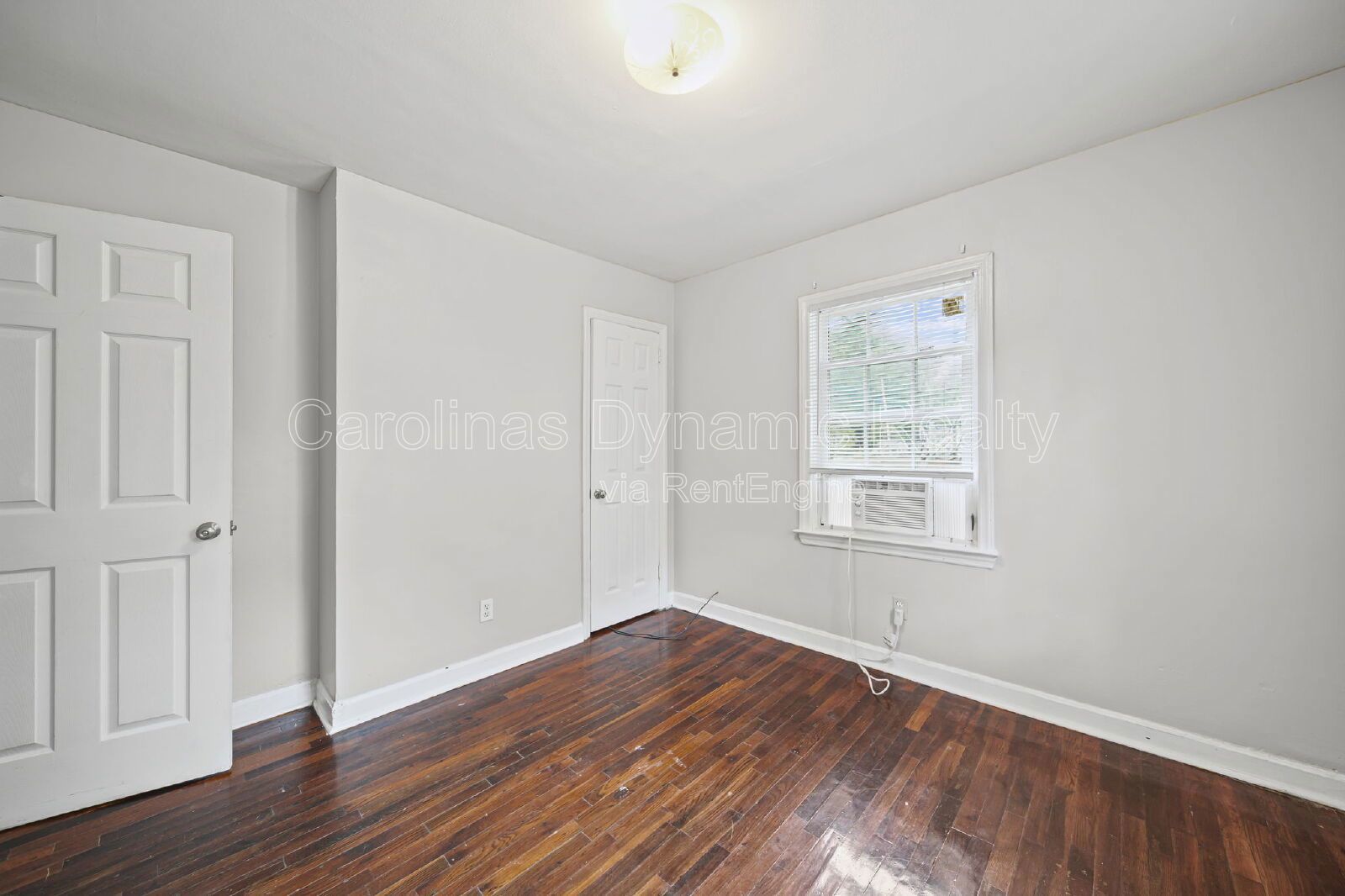 2 Bedrooms | 1 Bath | Hardwood Floors | Fresh Paint | Private Deck property image