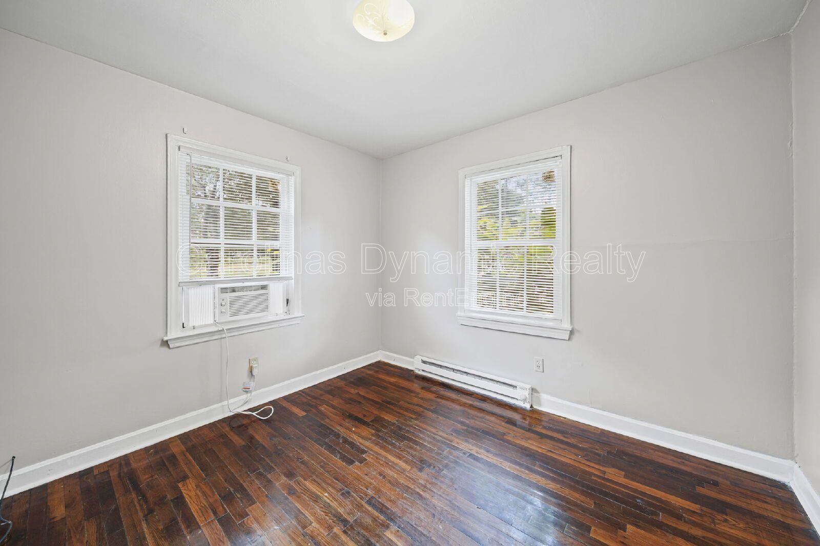2 Bedrooms | 1 Bath | Hardwood Floors | Fresh Paint | Private Deck property image