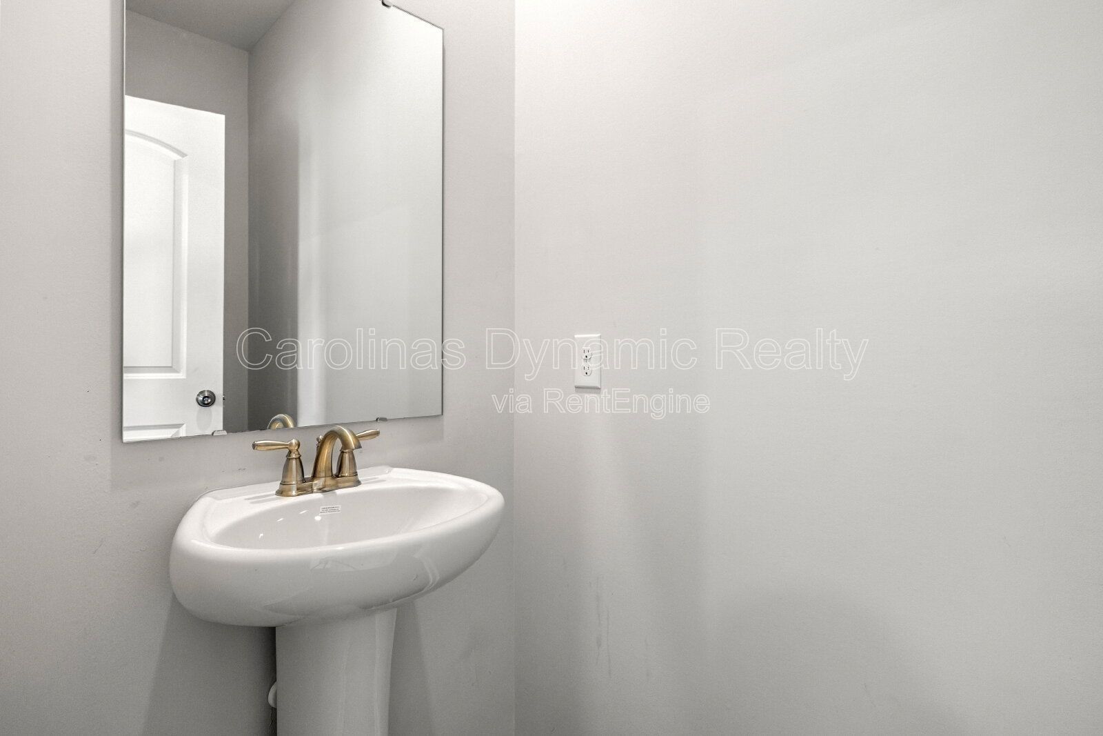 Elegance Awaits | 4 Bedrooms | 3.5 Baths | Gourmet Kitchen | 2 Car Garage property image