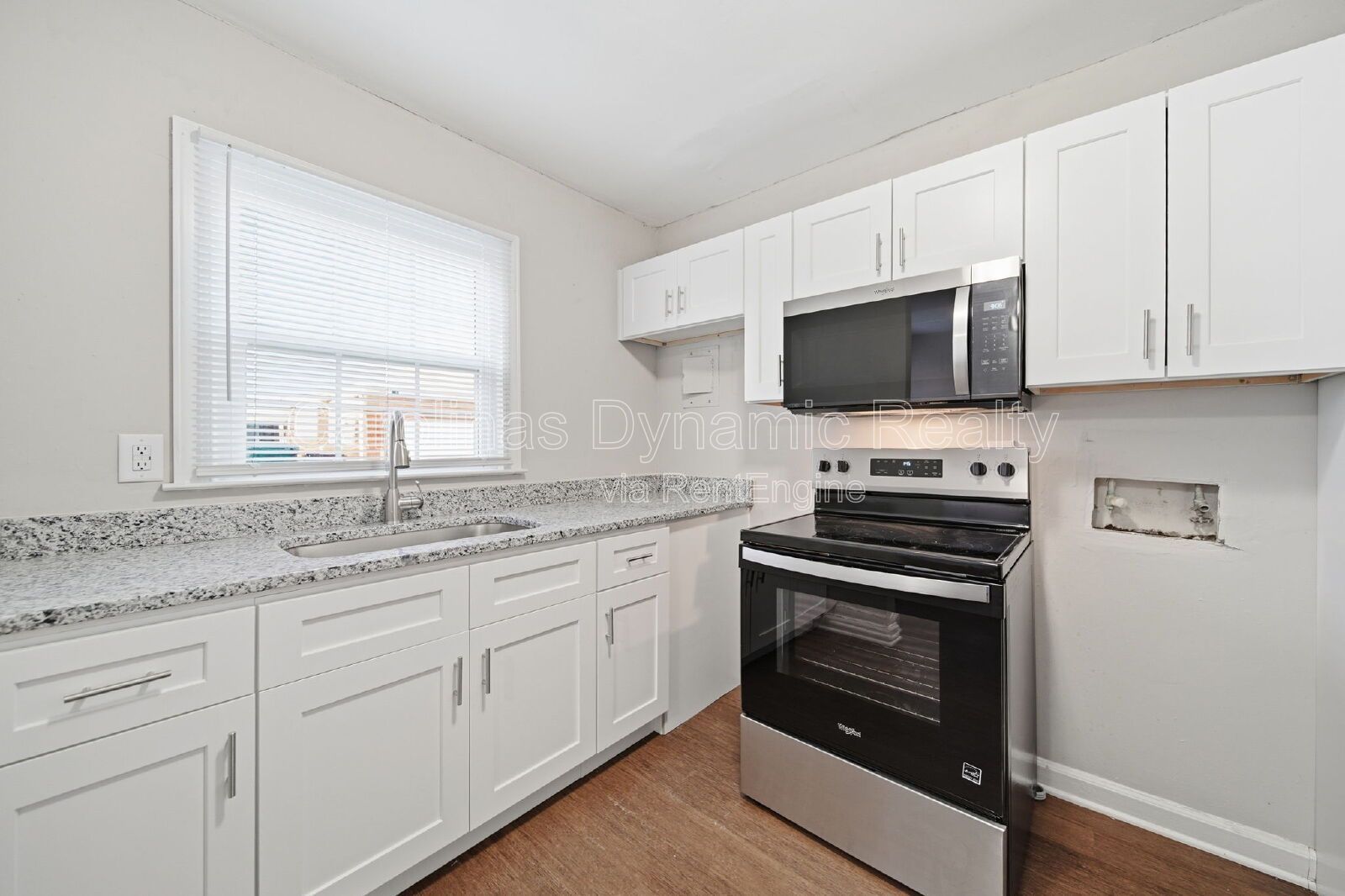 2 Bedrooms | Hardwood Floors | Granite Counters | Stainless Steel Appliances property image