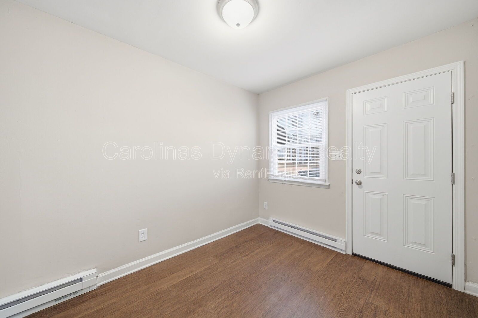 2 Bedrooms | Hardwood Floors | Granite Counters | Stainless Steel Appliances property image