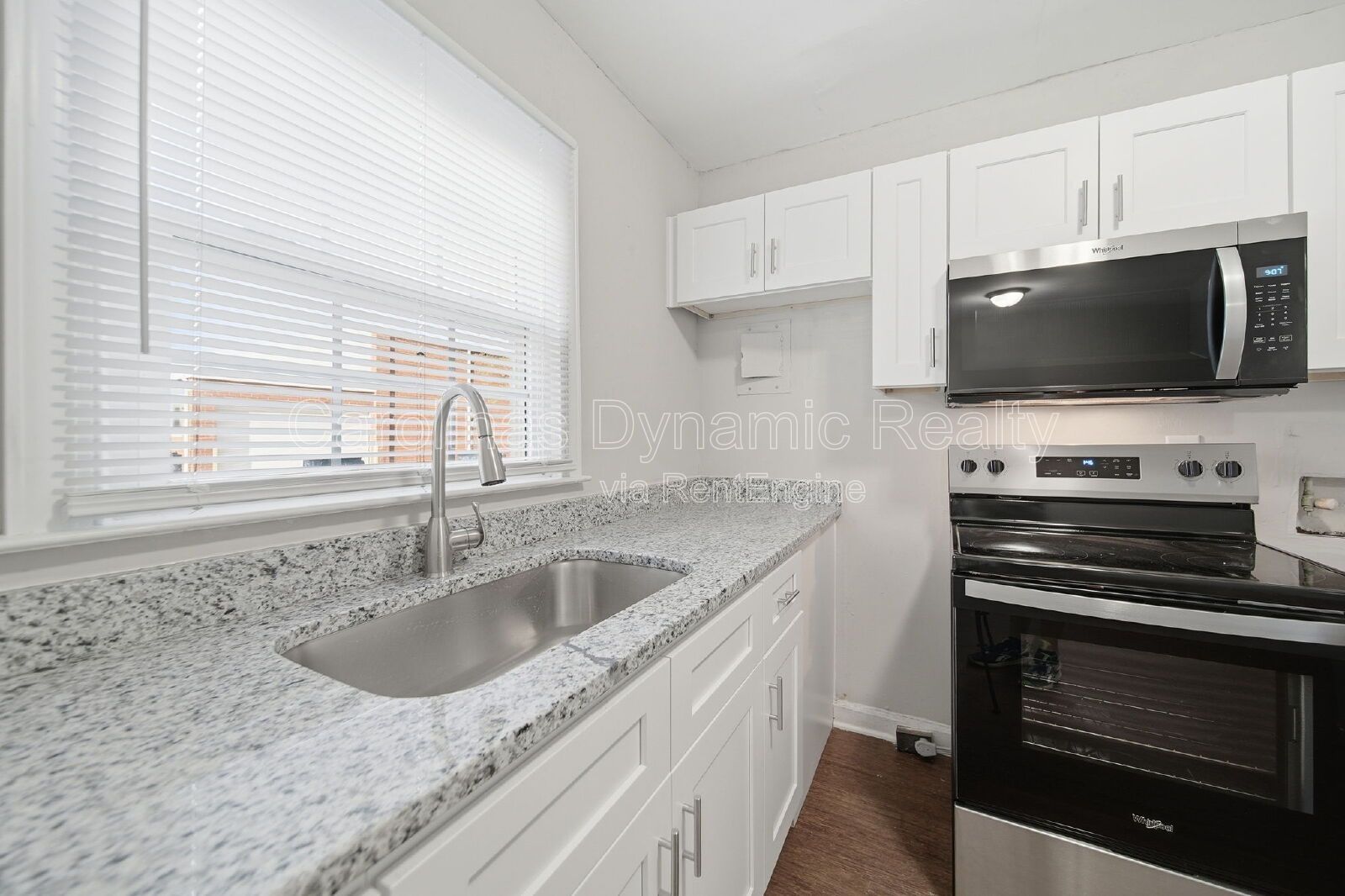 2 Bedrooms | Hardwood Floors | Granite Counters | Stainless Steel Appliances property image